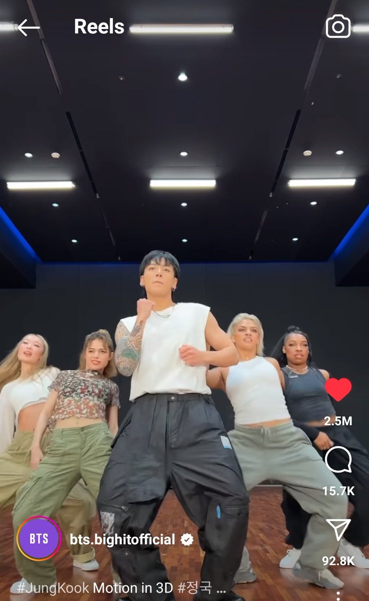globalbngtnmix's tweet photo. WAKE UP ARMIXERS!!! JADE LIKED JUNGKOOK'S 3D DANCE. https://t.co/HykW4nwVhJ