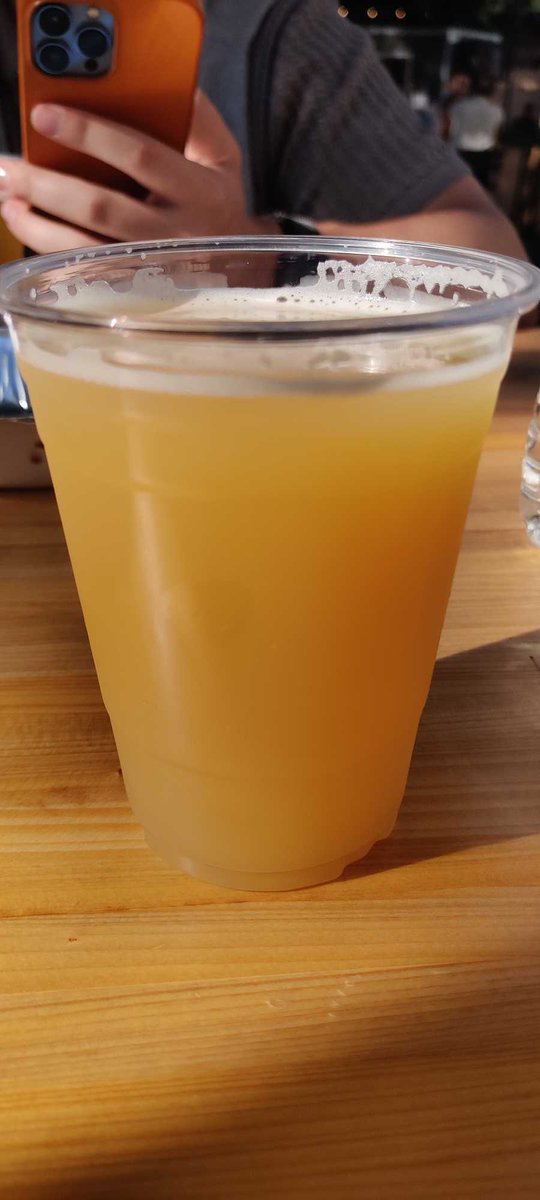 Keanu_BeerScale's tweet photo. | The common IPA |
Beer Rating: 2.75/5 Stars🌟

I drank this IPA by the Trillium Brewing Company at the Common Garden in Boston. It is a pop-up bar on the corner of the oldest public park in the country. (6.8%)

#IPA #Boston #Massachusetts #trillium #brewreview #beerreview https://t.co/tgy9djjKEo