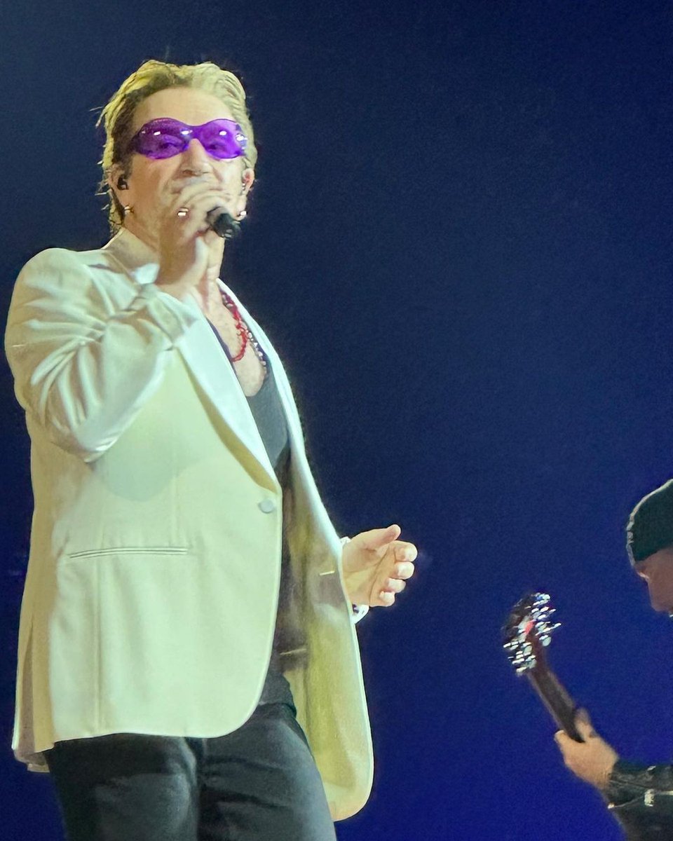 Bono is wearing our purple  version of the fly glasses. 
30th Sept. The Sphere