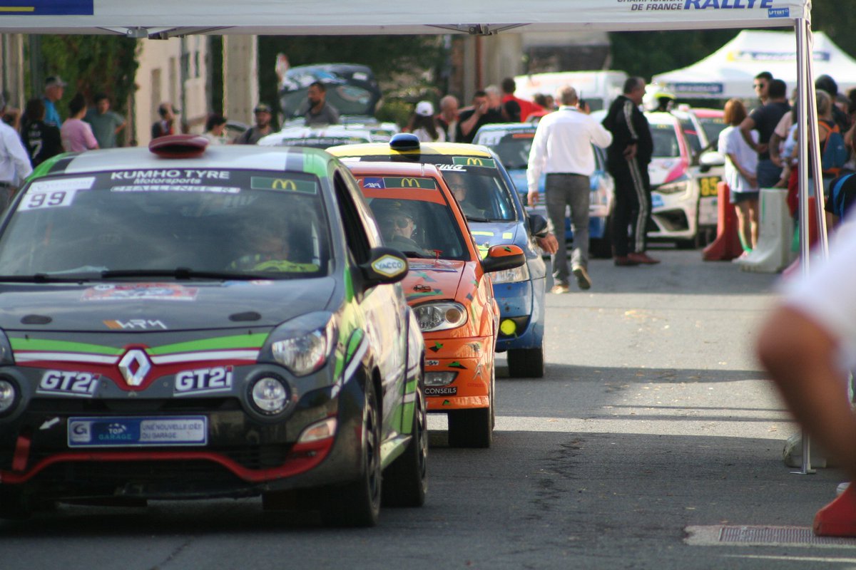BiasucciAntoine's tweet photo. Rallye Coeur de France 🚘
#FFSA #rallyecoeurdeFrance #courseautomobile #voiture #peugeot #Ford #Renaultsport #sarthe #CentreValdeLoire #France #photography https://t.co/omnFYTo2XY