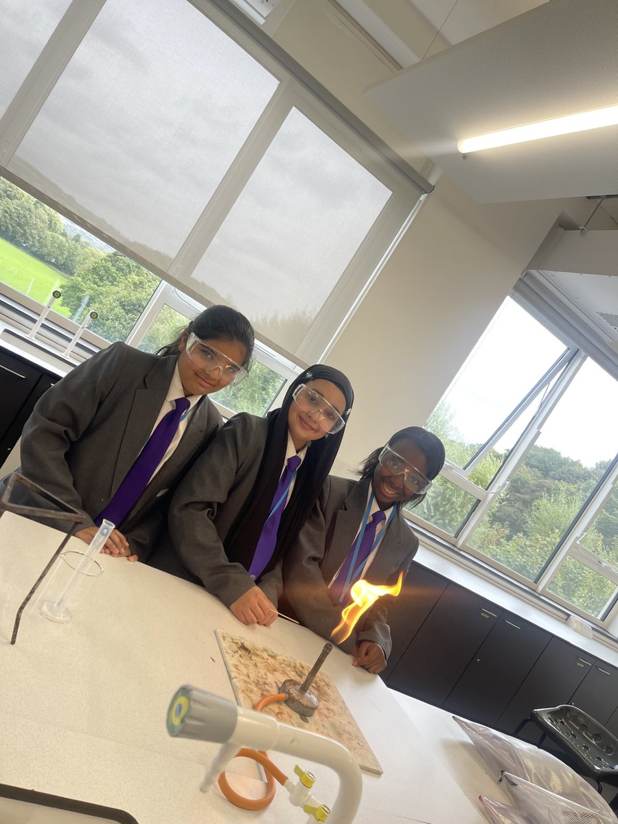 Year7DCO's tweet photo. Year 7 enjoying their Science class! Showing #Determination everyday... #DCOScience 🧪 🔥 🧫 🦴 https://t.co/23NltTYa05