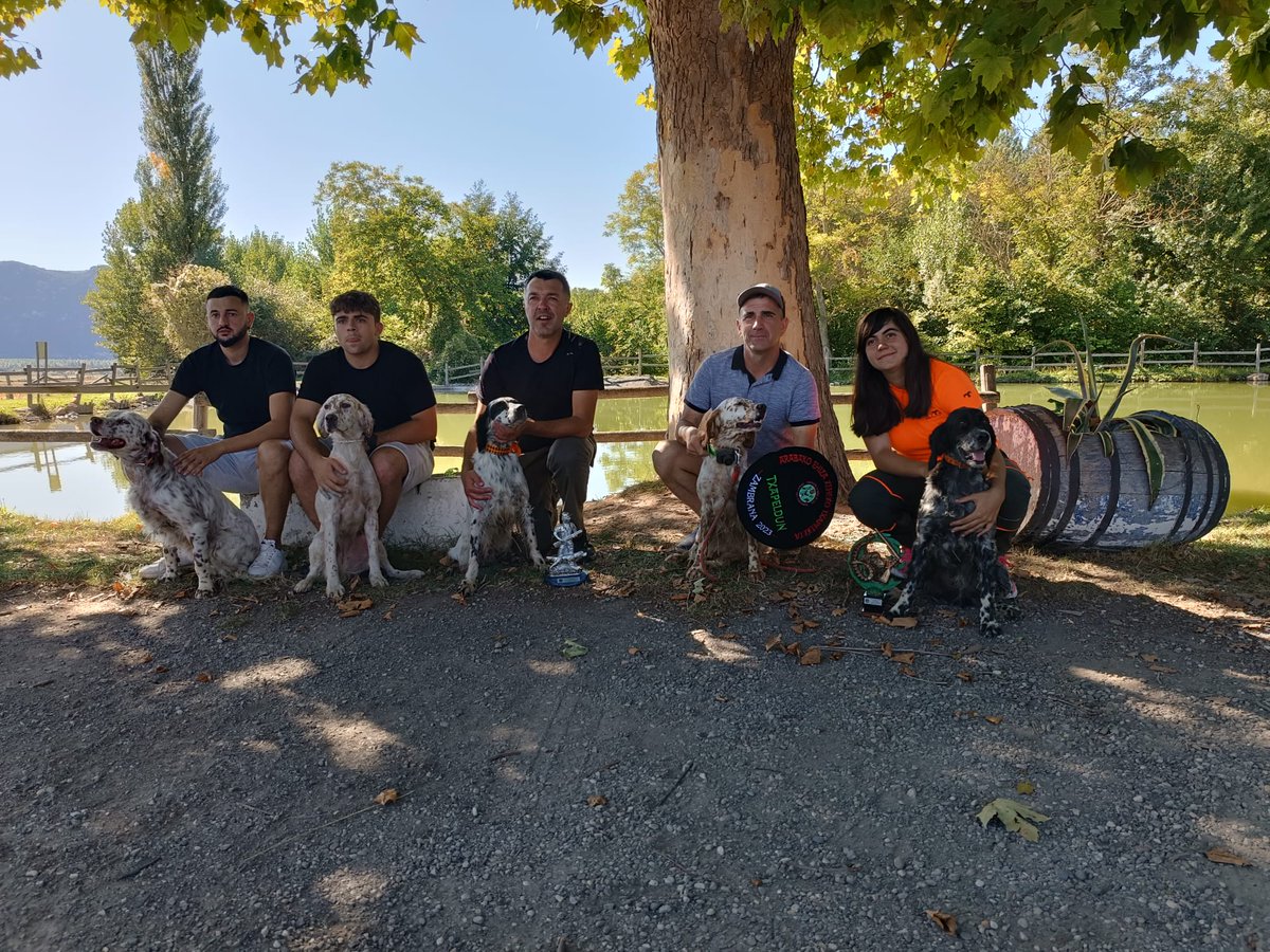 FedeAlavaCaza's tweet photo. El sábado 30 de septiembre se celebró el Campeonato de Alava de caza menor con perro. Participaron u total de 9 deportistas.

CLASIFICACION GENERAL

1º Rubén San Vicente

2º Manu Rua Olave

3º Luis Corada

Clasificación Damas

Uxue Olave

Clasificación Junior

Iker Basoko https://t.co/MkeJww6b3c