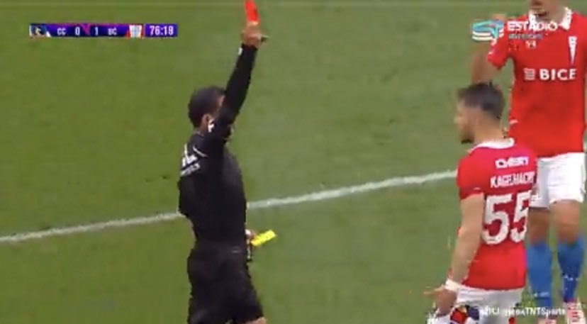 todo Chile presencio uno de los robos mas grandes del fútbol chileno. Penalazo no cobrado, roja mal sacada y once minutos de agregado. Eternos Regalones jugando contra 12 es imposible ganar.