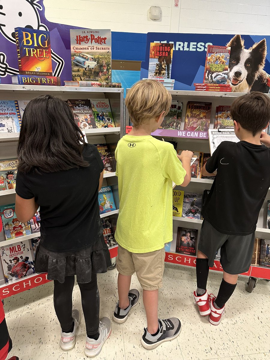 dream_grade's tweet photo. Under the Sea Book Fair! Our class went and found a treasure of great books! #oesrams https://t.co/GXqfjBNapQ