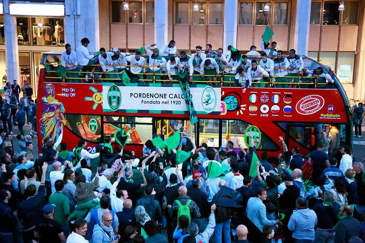 Buon compleanno Pordenone Calcio, ovunque tu sia. Nei nostri cuori sicuramente, lì sei quello di sempre 🖤💚

Grazie a tutti per 15 anni di vita neroverde 🦎