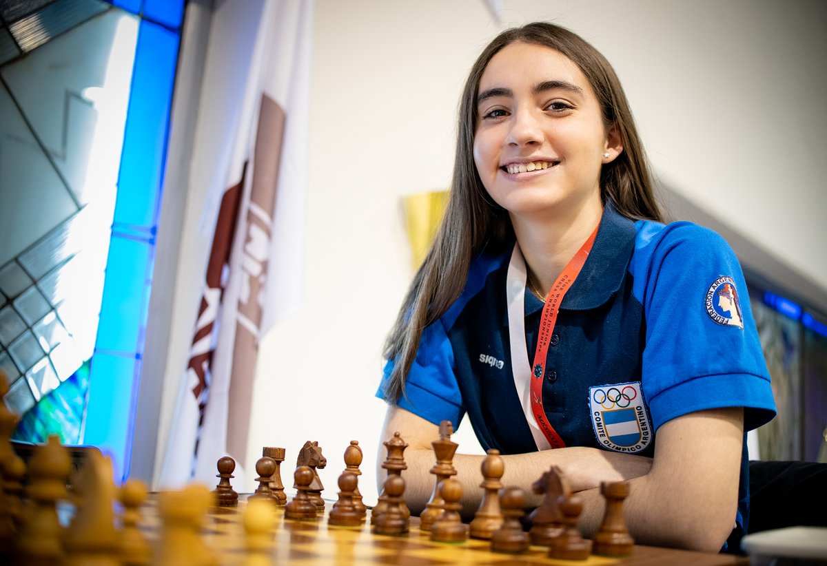 El_Divis's tweet image. La argentina Candela Francisco acaba de proclamarse CAMPEONA DEL MUNDO JUVENIL!!!! BRAVO!!! Foto: @davidllada @FIDE_chess