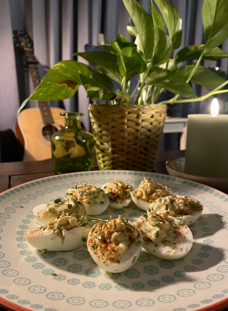 moonstls's tweet photo. epitome of being a student: making devilishly divine angel food cake and heavenly deviled eggs at midnight and calling it dinner:
#GoodOmens
#GoodOmens2
@GoodOmensPrime https://t.co/5kZAk95DLH