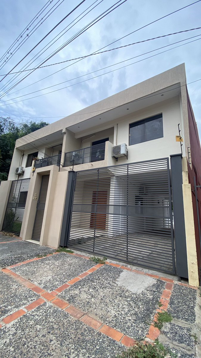 jessiluttke's tweet photo. Alquilo departamento en lambare, zona canal 13 🙌🏼
• Cuenta con 2 piezas
• 2 aires acondicionados 
• Sala, cocina comedor
• Cocina amoblada 
• Lavadero 
• Balcón 
• Estacionamiento con control remoto

Costo: 2.000.000gs

Más información al 0982723035 https://t.co/uek8EO4eqJ