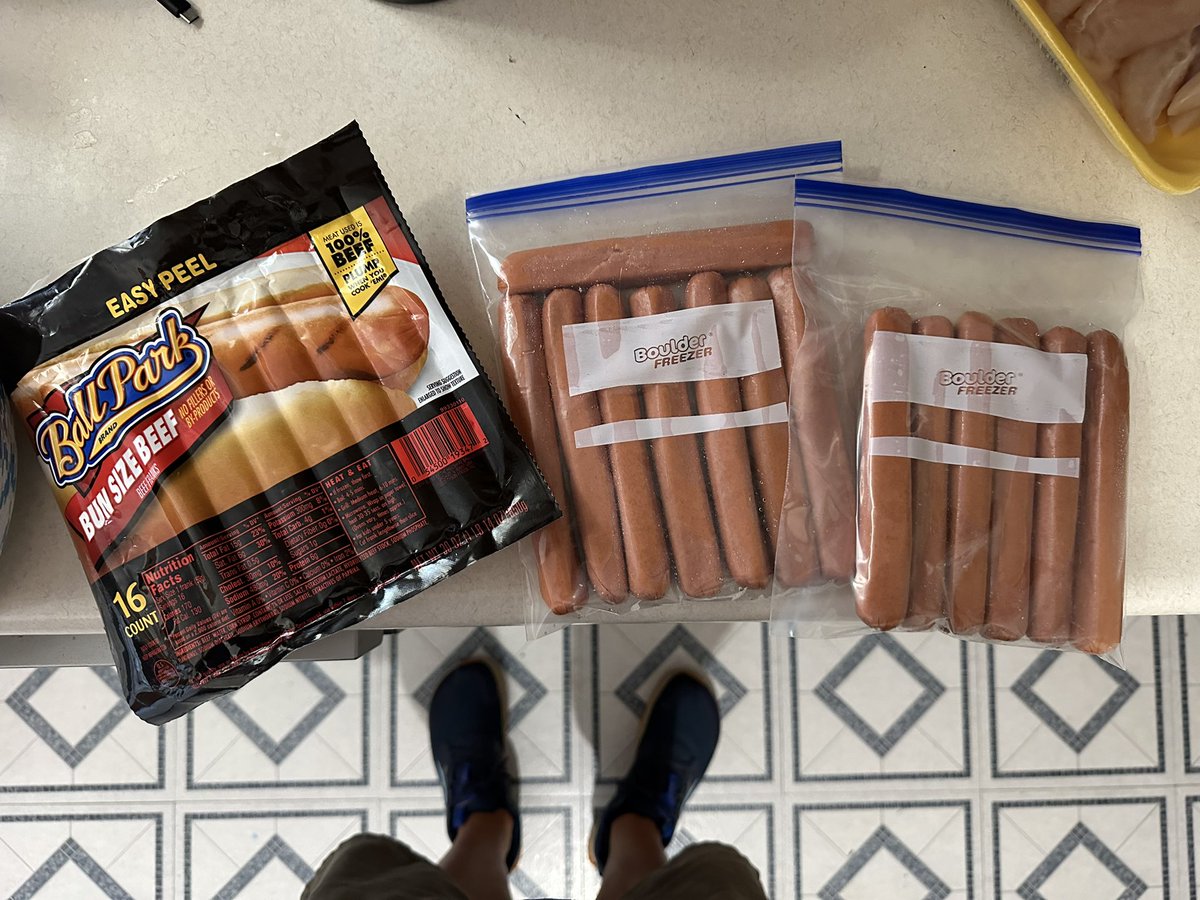 versadave's tweet photo. The first couple times buying bulk at @SamsClub and missing 1 out 24, I dismissed it @BallParkBrand. But now buying the 16 pack at @Walmart and missing 2…again…you have a quality issue. #bebetter https://t.co/Jh5WxpMbQQ