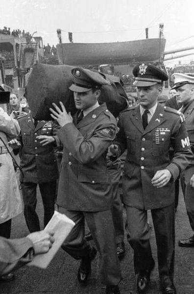 gginger069's tweet photo. October 1,1958
#ArmyElvis
#ElvisHistory https://t.co/Fwr8quWf0x