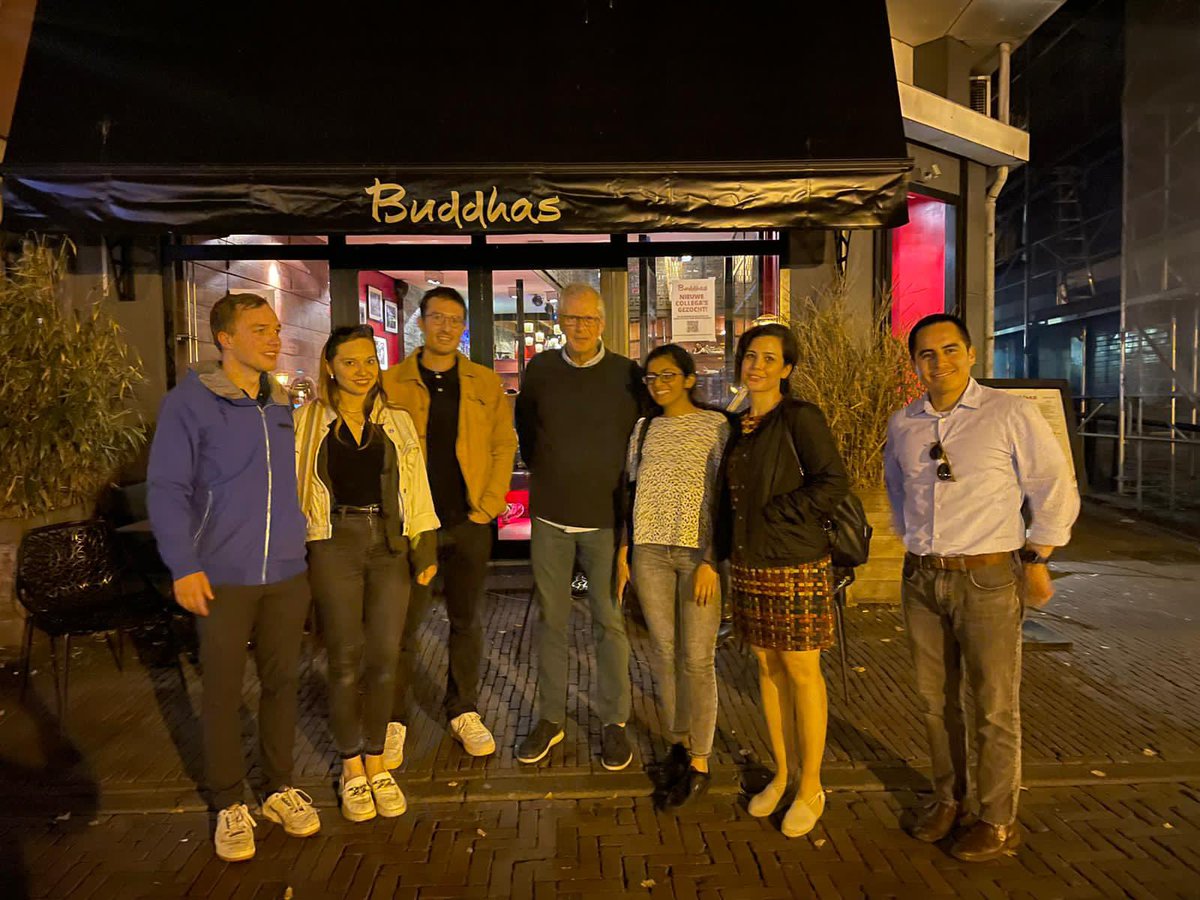 Peeeeceee's tweet photo. Thank you @MARKTES31730462  for gracing this evening with your presence :) Hope you have a great time in Leiden! Really nice to talk to you :) 

@BalazadehLab @SalmaBalazadeh https://t.co/XMg7U5XSyf