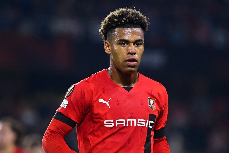 RMadrid actu 🇫🇷 (@rmadrid_actu) on Twitter photo 🚨💣 | Le Real Madrid a mandaté un scout pour ANALYSER Désiré Doué 🇫🇷, de Rennes. ✅🎯
✅ C’est déjà la DEUXIÈME FOIS que le scout effectue un RAPPORT sur des joueurs du Stade Rennais. 👀
<a href="/SportsZone__/">SPORTS ZONE</a> #RealMadrid 🚨💣 | Le Real Madrid a mandaté un scout pour ANALYSER Désiré Doué 🇫🇷, de Rennes. ✅🎯
✅ C’est déjà la DEUXIÈME FOIS que le scout effectue un RAPPORT sur des joueurs du Stade Rennais. 👀
<a href="/SportsZone__/">SPORTS ZONE</a> #RealMadrid