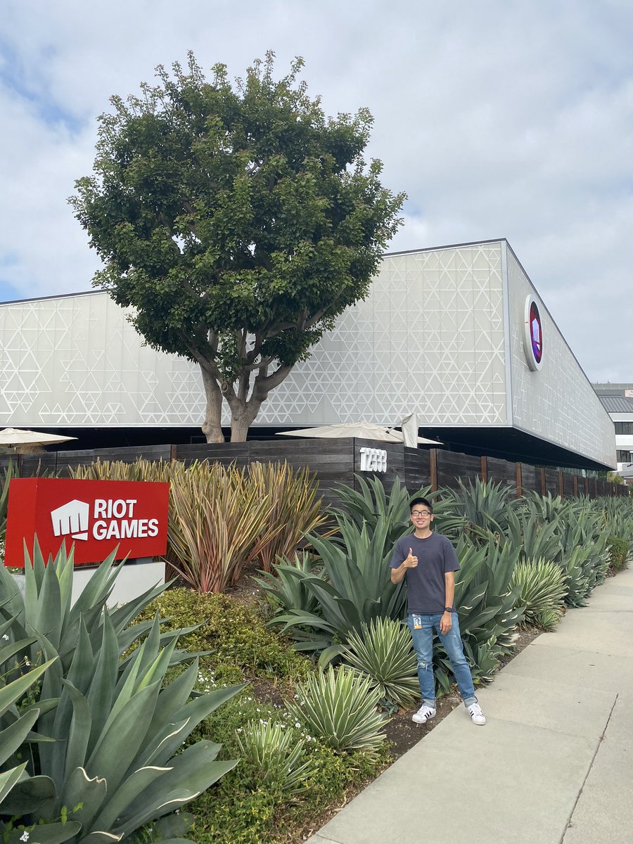 yihaoxuart's tweet photo. Me joined Riot Valorant Outsource team! Thank you for everyone’s support and I will do my absolute best! https://t.co/Lv60VNeLAp