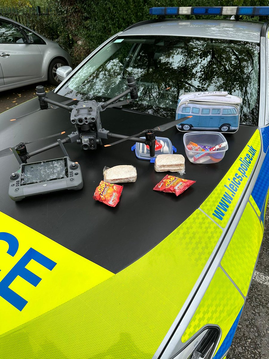 Today, as a result of Drone flying duties for a high risk missing person we had to have a 'working lunch' which involved sharing a 'picnic in the park' on the bonnet of the car ... 😃 Policing, a job like no other! #Drone #RPU #alfrescolunch 👍🏻 332/1903