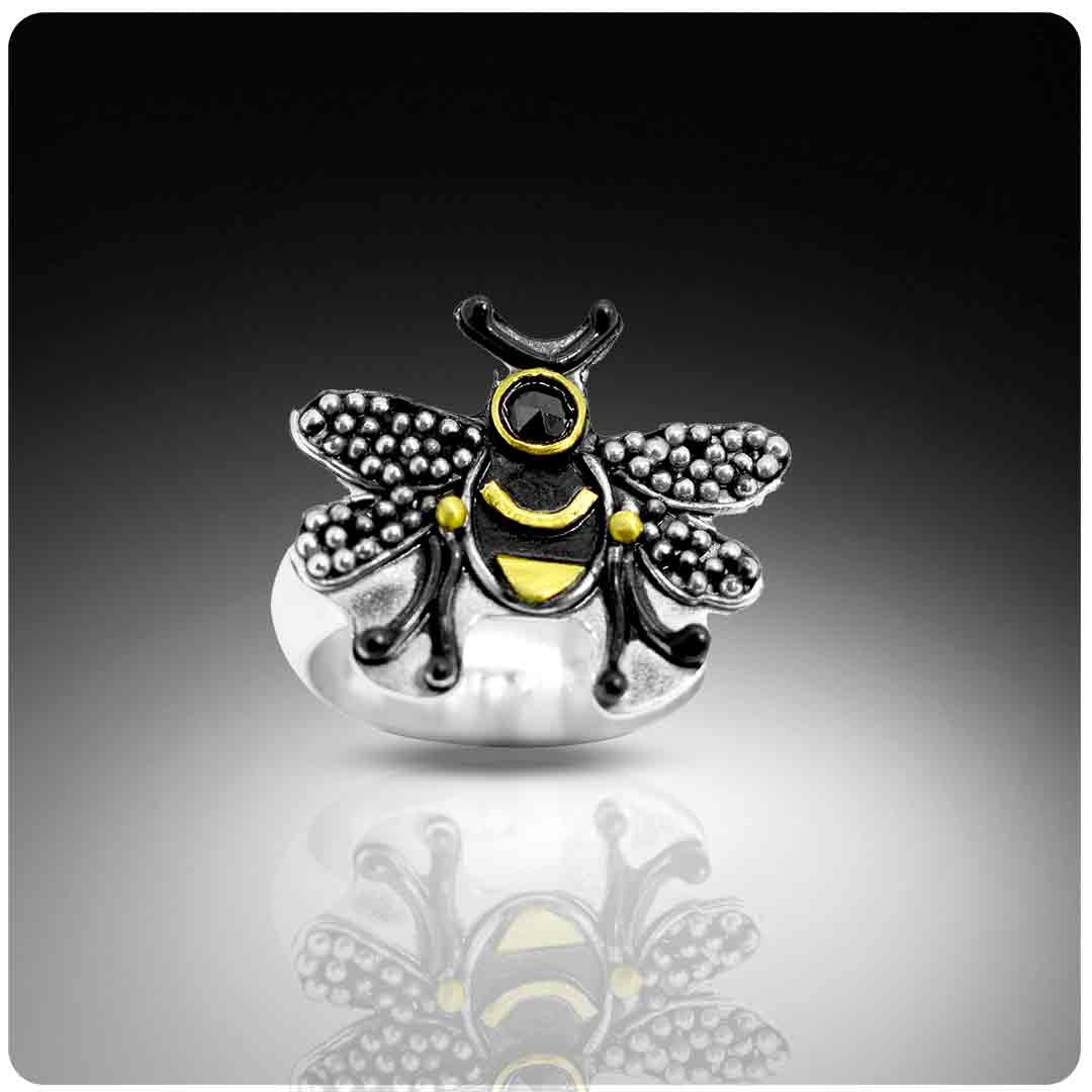 Granulated Bumble Bee Ring #silverandgoldcombination #granulation #fabricatedjewelry #customjewelry #artisanjewelry
#beejewelry #bumblebees #ancienttechniques #goldsmith #customorders #madetoorder #ancientinspiration #blackdiamond #rosecutdiamond #22k