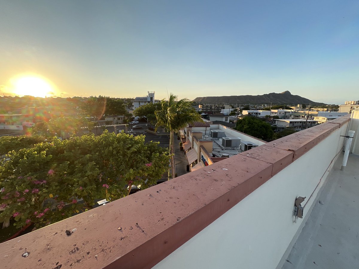 hawaii_isla808's tweet image. On this morning a beautiful sunrise occured 🌅 at Safeway on Kapahulu Ave. Happy Sunday! 📸❤️🤙🏼☕️🥖🍳☀️🌴 #hawaii #honolulu #safeway #safewayhapahuluave #kapahuluave