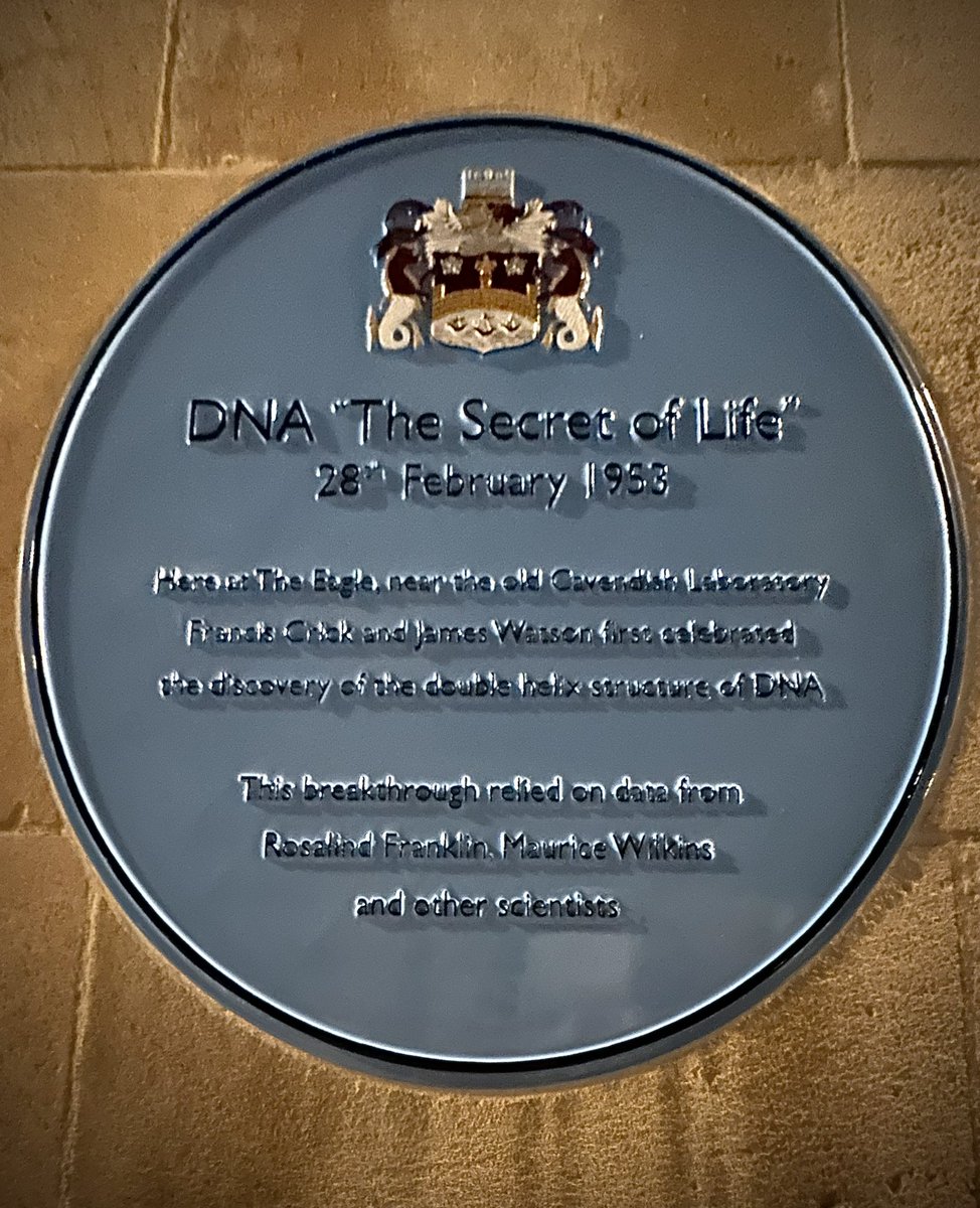 Thanks <a href="/JiaweiNohup/">Jiawei Wang 🏴󠁧󠁢󠁥󠁮󠁧󠁿</a> for a little tour around #Cambridge <a href="/Cambridge_Uni/">Cambridge University</a>. Impressive amount of science history concentrated in one place! 

Next stop - <a href="/emblebi/">EMBL-EBI</a> #Hinxton 🧬