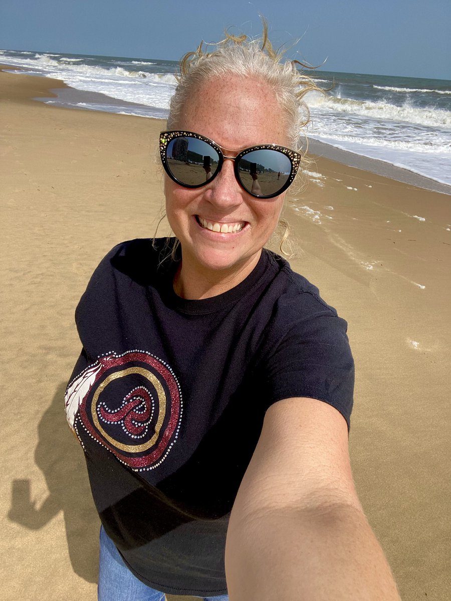 BurgundyandSold's tweet image. What a game! Hate the loss but proud of my team for the fight! #HTTC let’s beat the bears! #Shortweek.