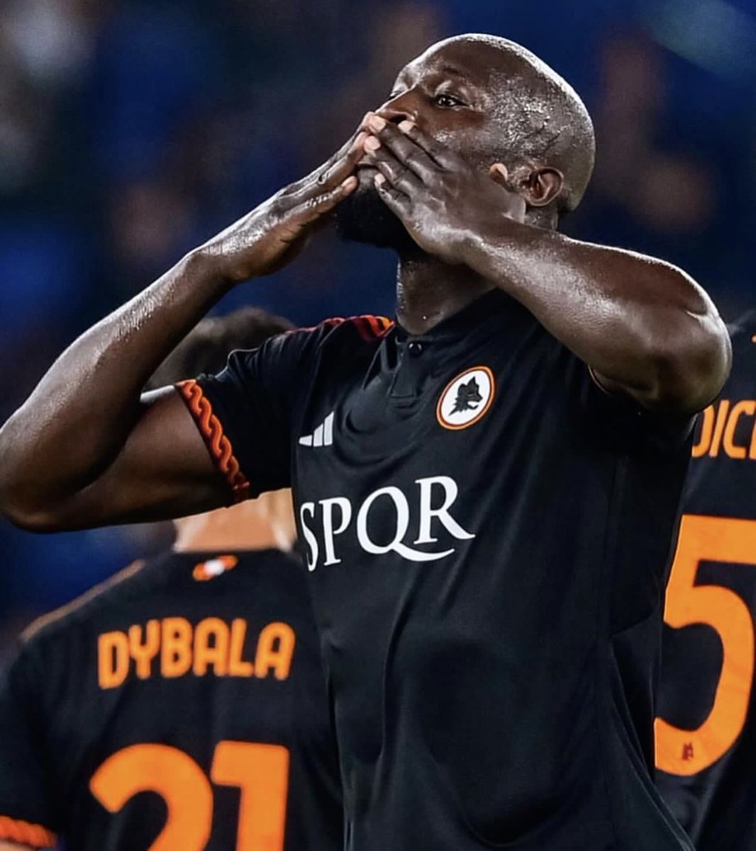 GiuseppeFalcao's tweet photo. Tre cose di questa serata.

L’ovazione dello stadio all’annuncio di Josè #Mourinho. Nonostante le chiacchiere di qualcuno la gente romanista è col Mister.

Romelu #Lukaku attaccante eccezionale.

I tre punti. 

Per il resto molto cose da sistemare.

#RomaFrosinone https://t.co/LbWeptmxsC