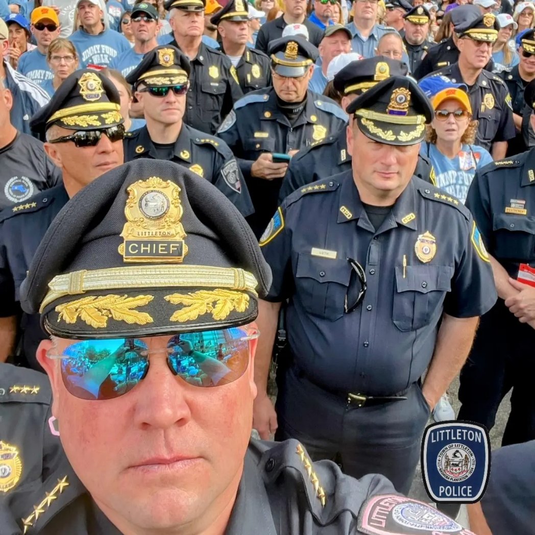 LittletonMAPD's tweet photo. Chief Pinard of the Littleton Police, along with many other local police chiefs, participated in "Team Police Chiefs" for the 2023 Boston Marathon® under the Jimmy Fund Walk. Together, we can defy cancer!
#TeamPinard #LPDMA #jimmyfundwalk #danafarber #FightCancer #CommunityUnity https://t.co/VoC1efWfQ5