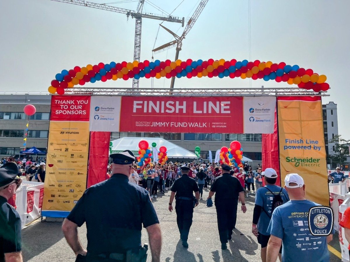 LittletonMAPD's tweet photo. Chief Pinard of the Littleton Police, along with many other local police chiefs, participated in "Team Police Chiefs" for the 2023 Boston Marathon® under the Jimmy Fund Walk. Together, we can defy cancer!
#TeamPinard #LPDMA #jimmyfundwalk #danafarber #FightCancer #CommunityUnity https://t.co/VoC1efWfQ5