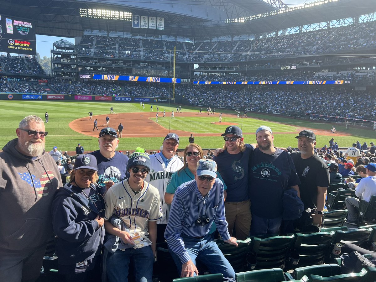 Lianne72's tweet photo. Hey @mariners - if you have any leftover swag, we will take it in 140 row 27!   Go M’s!  @Kevin_Martinez https://t.co/jOd4X85Q6E