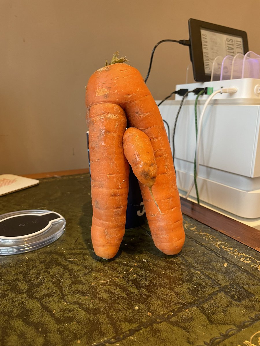 RobDancy's tweet image. Hi @AldiUK, We very much enjoyed your wonky carrots this evening but some didn’t quite keep their dignity… 😉