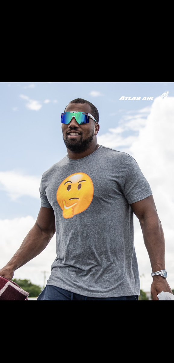monclairemusic's tweet photo. 🤔🤔🤔 @MiamiDolphins https://t.co/mP2DWXt796