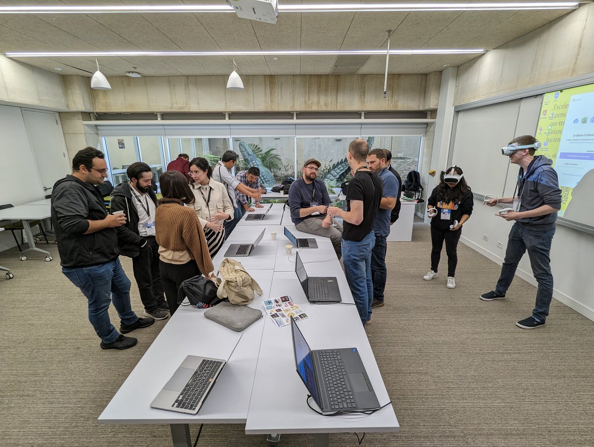 robertominelli's tweet image. The Open Tool Demo Session of #VISSOFT2023 is started! Join us to try some shining new toys 😎