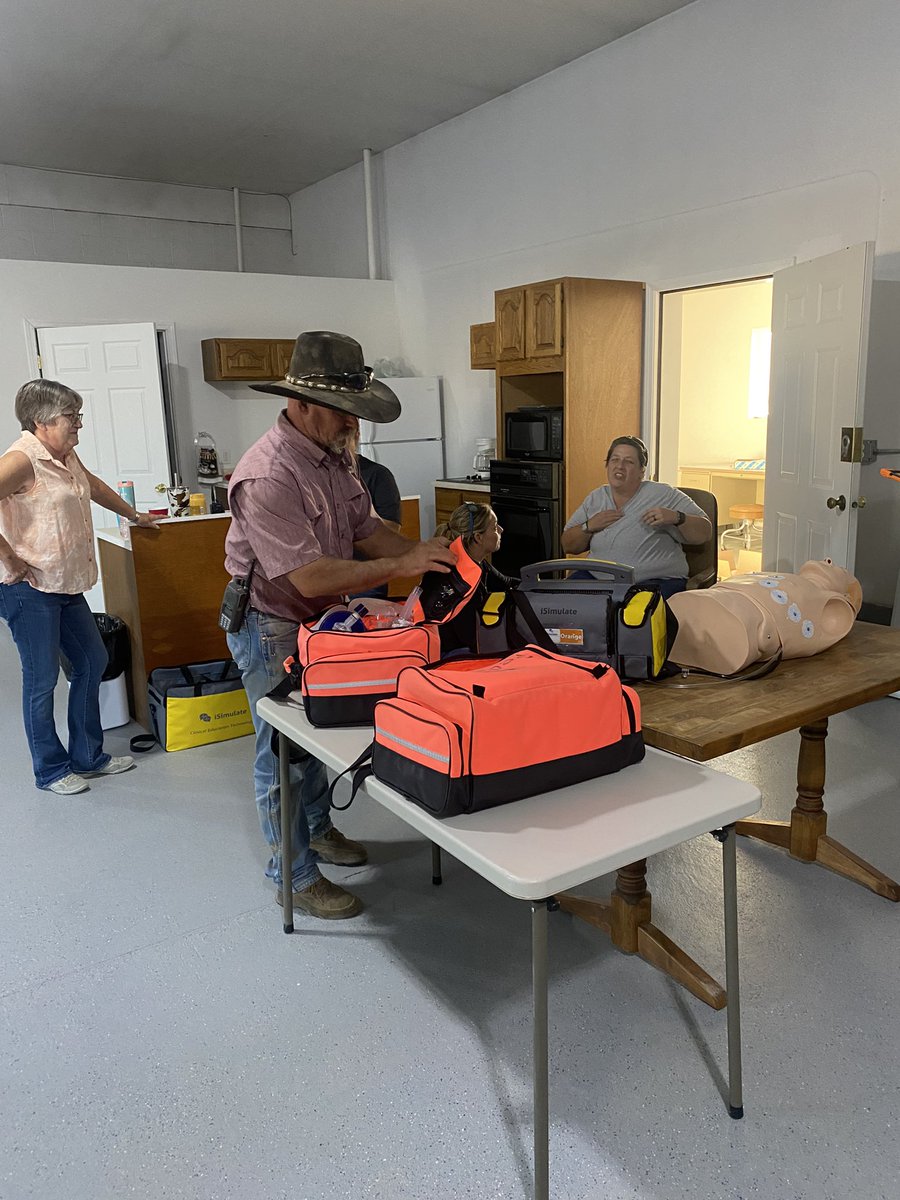 Andra Farcas, MD tweet media