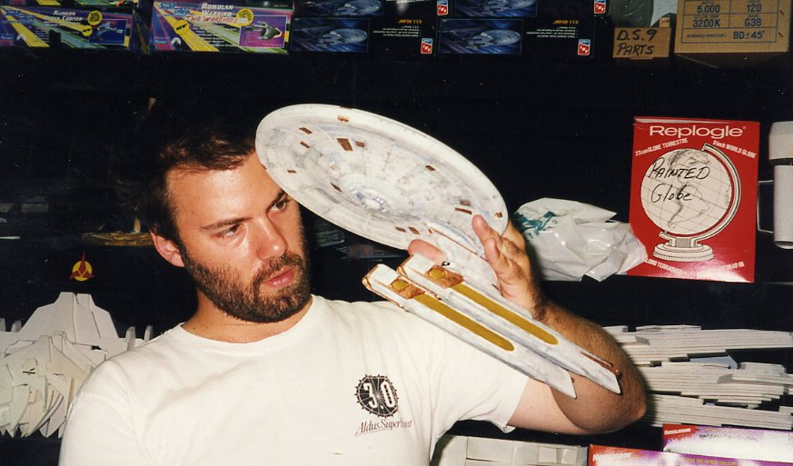 WorldBuilt_'s tweet image. Imo, DS9s USS Jupp fits a class of destroyer escort of the 2270s to 2300s. Constructed in anticipation of war with the Klingon Empire, to defend convoys from the B'Rel. Later recommissioned to replace losses incurred during the Dominion War.

#StarTrek 
#StarTrekDS9
#starship