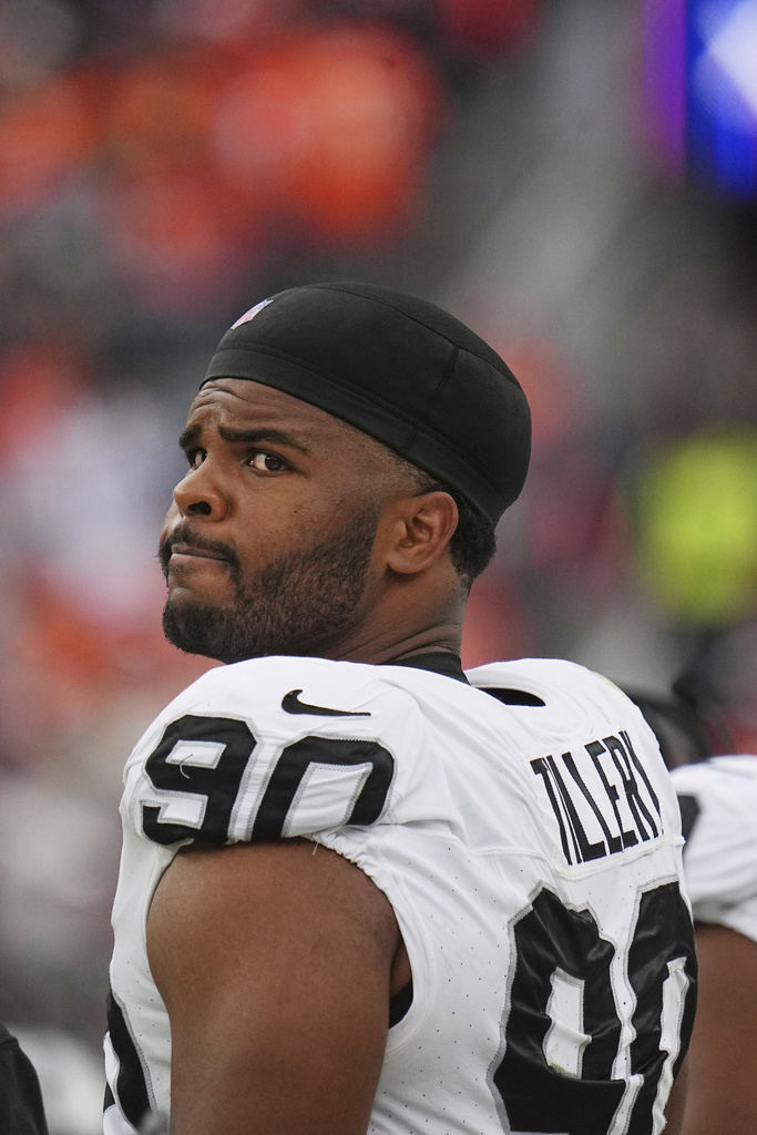joereedy's tweet photo. When you go to Merriam-Webster to look up the definition for undisciplined and idiotic players. #Raiders #Tillery: https://t.co/122rm7FGmU