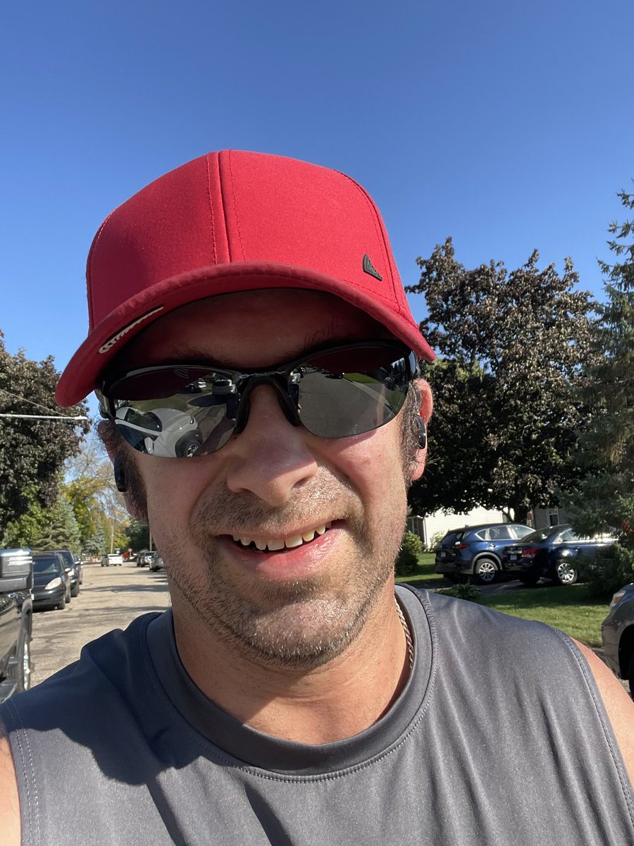 AgentUlland's tweet image. Getting some exercise in. It is October 1st, 2023 and it is 88°F outside 😂😎🔥🏃‍♂️
#WorkoutSunday
1.36 miles
12:00 minutes