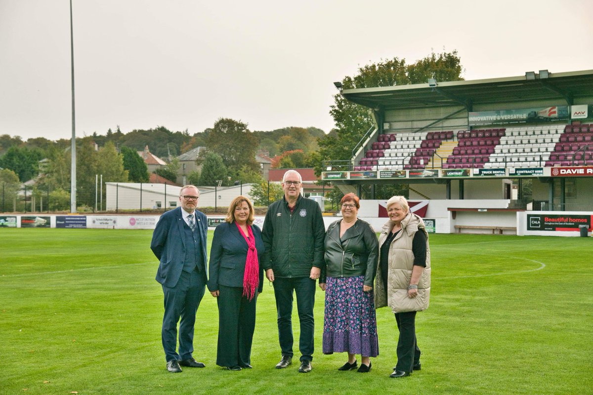 LinlithgowSNP's tweet image. Great to see our new sign up at Prestonfield. @FionaHyslop @MartynDaySNP 

#linlithgow #linlithgowpalace #westlothian #linlinthgowloch #linlithgowrose #linlithgowhighstreet #linlithgowcanal #SNP