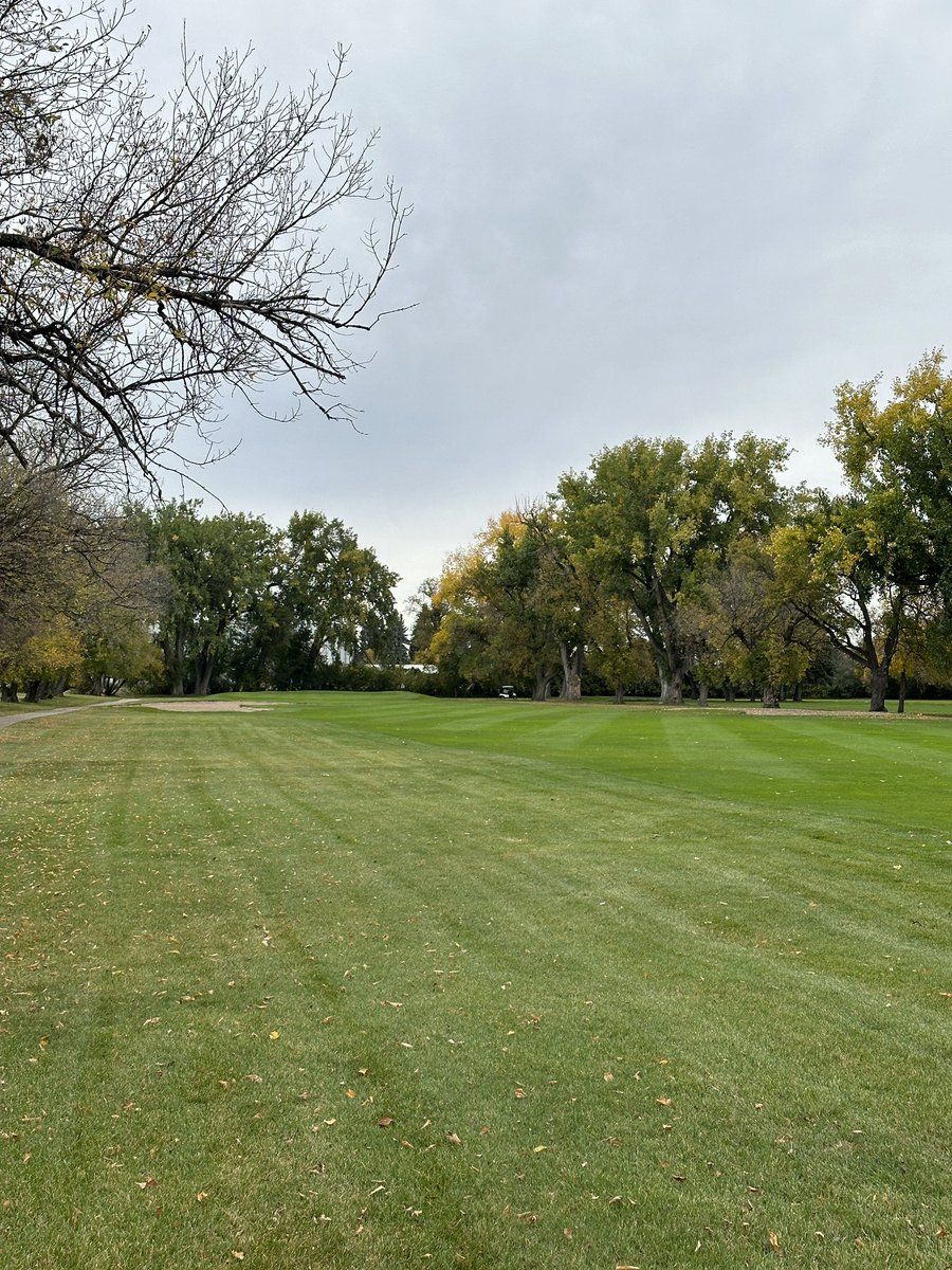 MutcherB's tweet image. A beautiful #fall day! #weekend #golf #outdoorfun