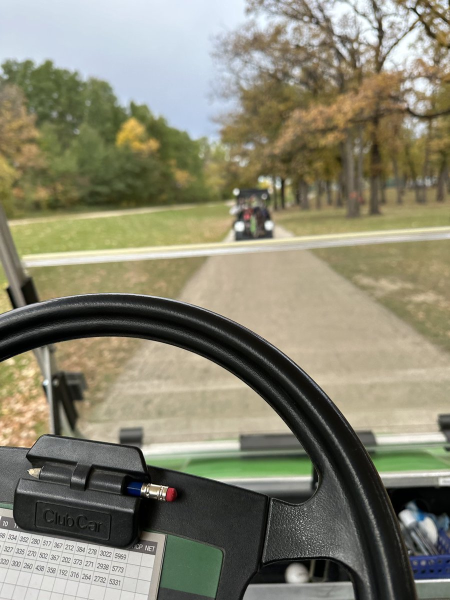MutcherB's tweet image. A beautiful #fall day! #weekend #golf #outdoorfun