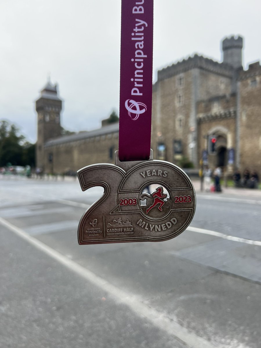 A lot of races of late have become type 2 fun, last wknd at Llanelli half, the wheels fell off &amp; I hated the 2nd half, my only goal today was perpetual forward motion. I ran with a friend, we chatted &amp; ran comfortably. For the 1st time in a long time, type 1 fun was activated 🙌