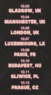 Tha5SOSFamily's tweet photo. 8 shows left of the 5 Seconds of Summer Show, onto the last column now ❤️ https://t.co/RiGUcDdHyO
