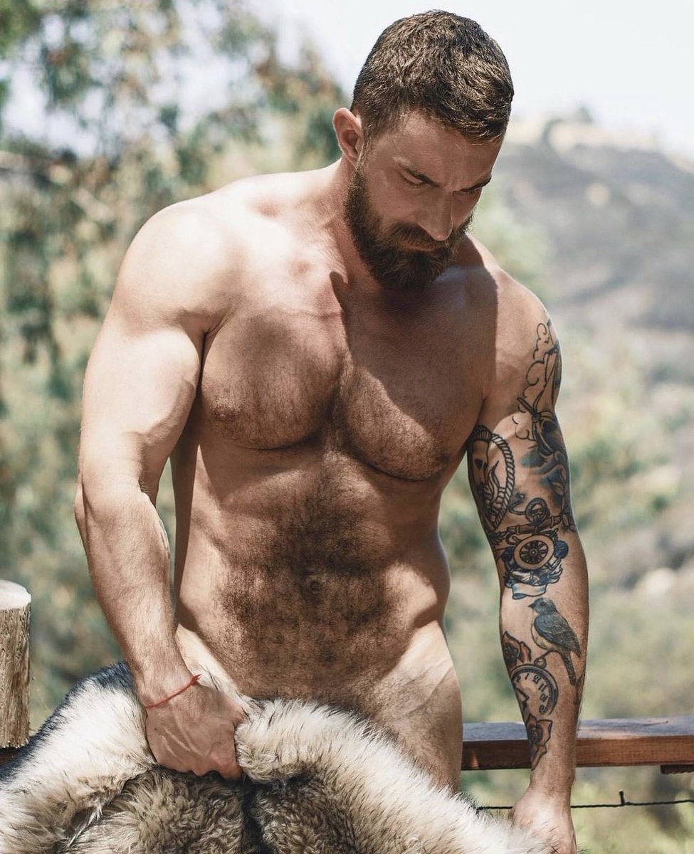 𝙈𝙧. 𝘽𝙡𝙖𝙘𝙠𝙬𝙤𝙧𝙩𝙝 (@eyeofthealpha) on Twitter photo 