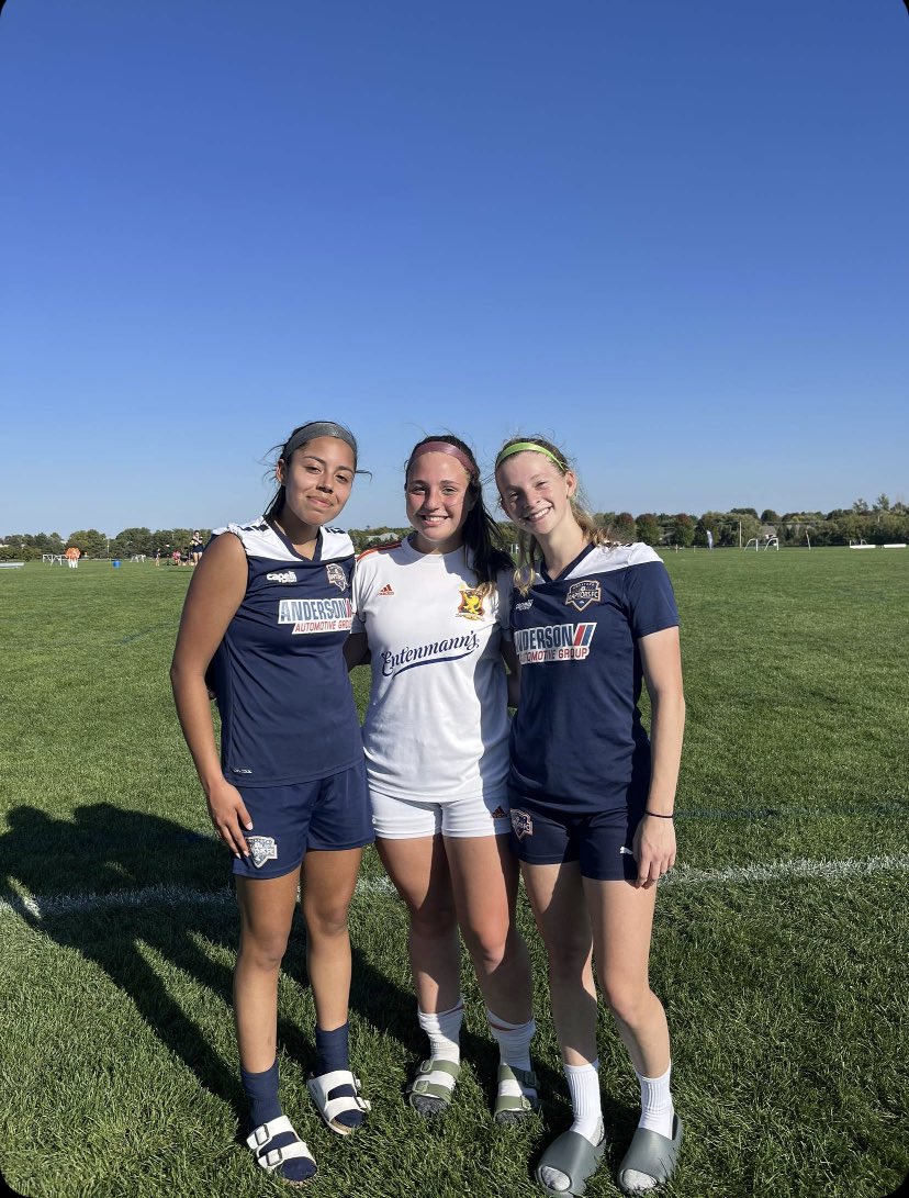 So fun to play against my future <a href="/LorasWSoccer/">Loras College Women's Soccer</a> teammates!! Go Duhawks🥳💜💛