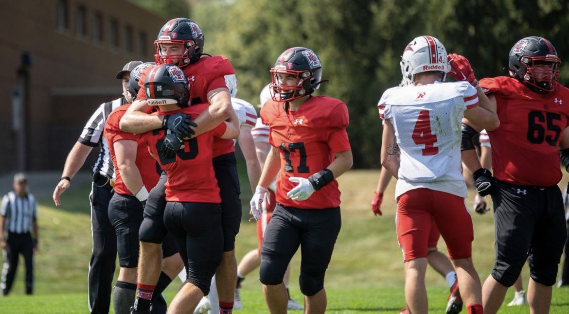 After a great conversation with <a href="/HFCBarnes/">Brent Barnes</a> I am super blessed to receive an offer from <a href="/Grinnell_FB/">Grinnell College Football</a> ! Thank you to <a href="/HFCBarnes/">Brent Barnes</a> for this amazing opportunity.