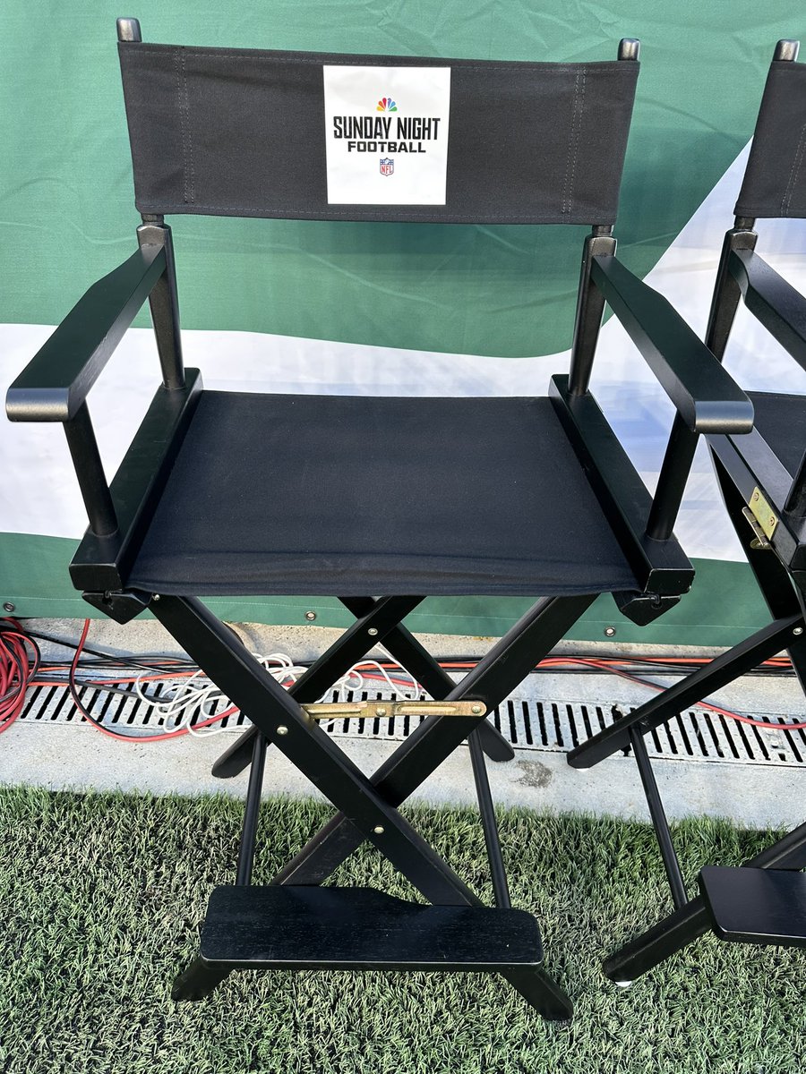 MLGPuckett's tweet image. Got here a little early for Jets vs Chiefs