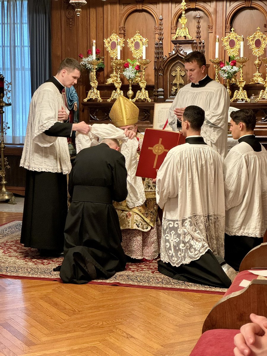 MHTSeminary's tweet image. James Marshall, a former Novus Ordo Jesuit cleric, enters the clerical state by being tonsured by Bishop Sanborn on the Feast of the Dedication of St Michael, 2023. #tonsure #catholicism #mhtseminary