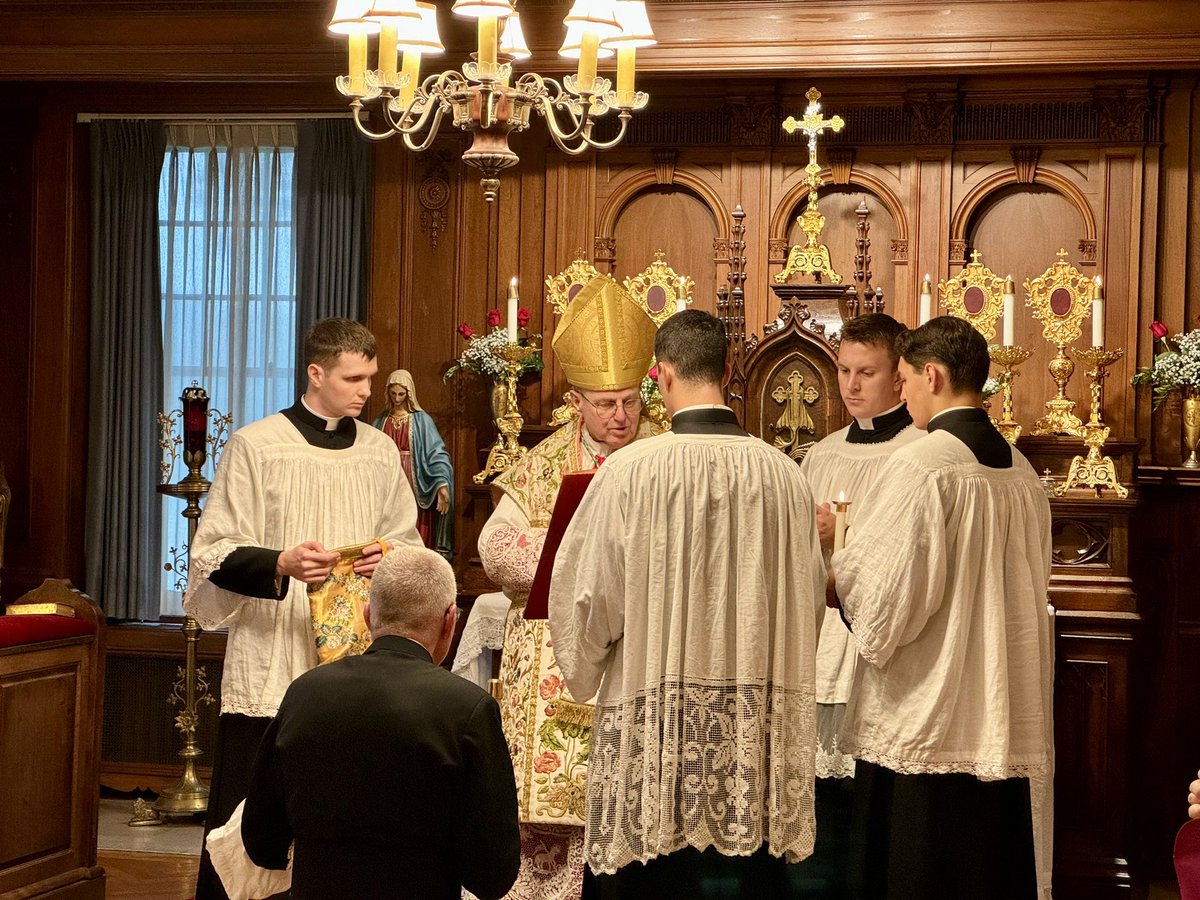 MHTSeminary's tweet image. James Marshall, a former Novus Ordo Jesuit cleric, enters the clerical state by being tonsured by Bishop Sanborn on the Feast of the Dedication of St Michael, 2023. #tonsure #catholicism #mhtseminary