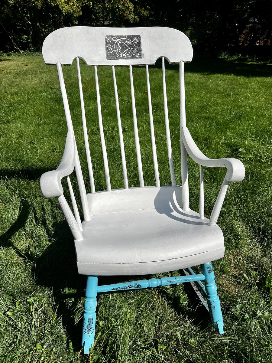 swimdeep's tweet photo. Antique rocker painted with Farrow and Ball Wimborne White No. 239 &amp; Montana Gold M2000 and 6230 
#monkeylanguage #calmmachine #listenbreathevision #michaelornstein #repurposedfurniture 
#paintedantiques https://t.co/cATlTSiyH6