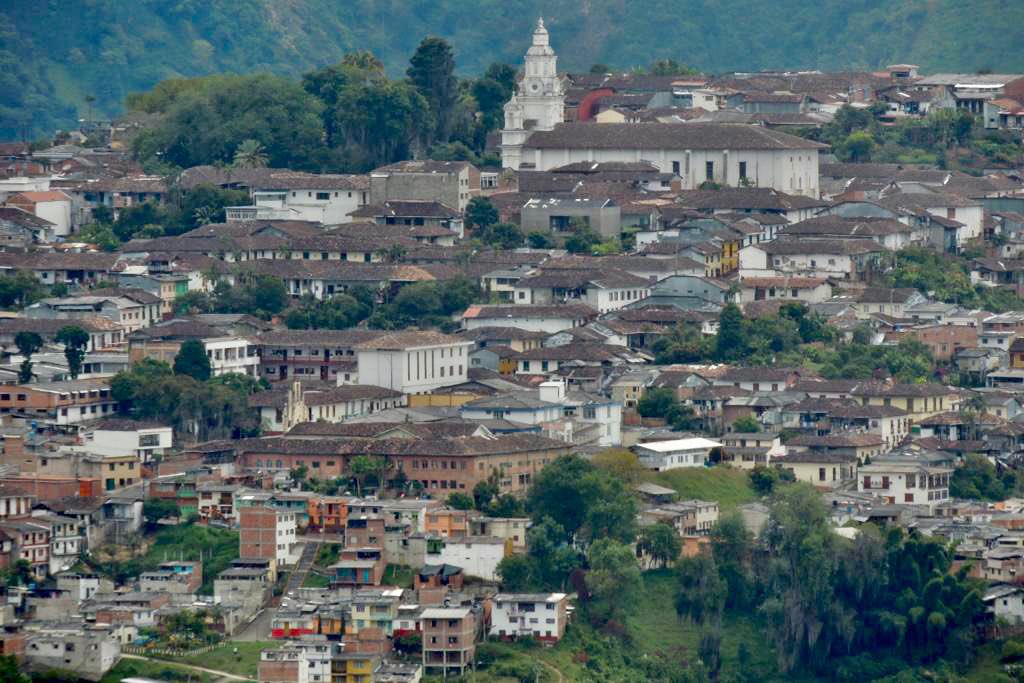 #NuestrosPaisajes
🏘️Salamina, un pintoresco municipio, caracterizado por su arquitectura colonial y su rica historia cafetera.
