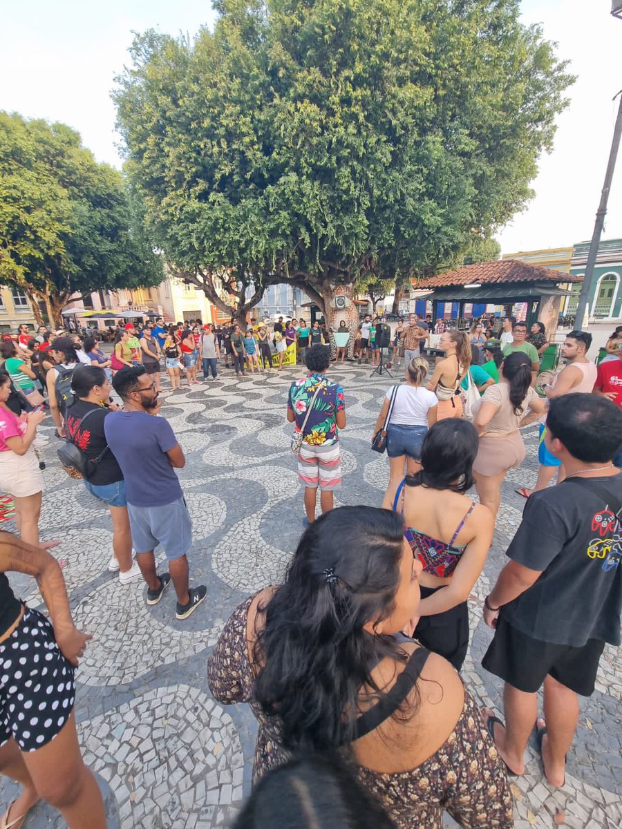 igarapeslimpos's tweet photo. Ato TODOS CONTRA A QUEIMADA, em Manaus. #manaus https://t.co/h3ivDqCudT