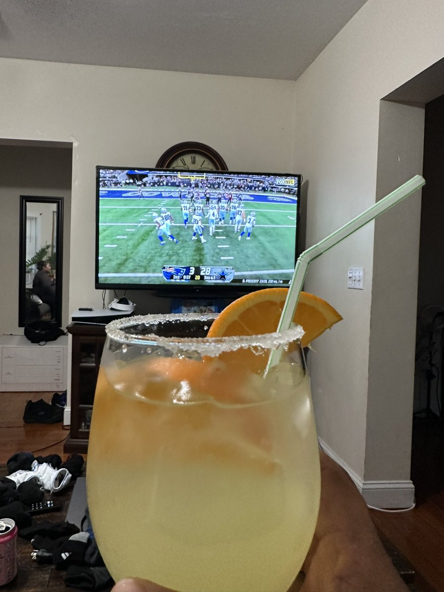 discoverjeff's tweet photo. Mac Jones and the #Patriots got mad problems this year. Mac is giving away the season. And the defense has been just awful to watch. Bill has been getting a taste of his own medicine. Here’s to you #PatriotsNation https://t.co/anMUNSNHJt