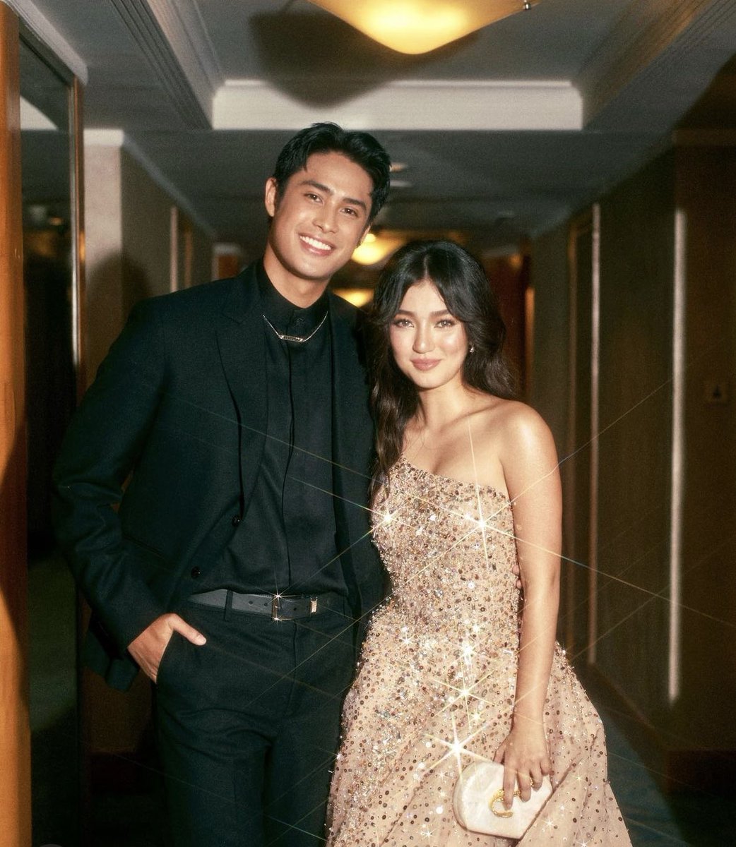 manilabulletin's tweet image. BEAUTIFUL NIGHT WITH DONNY'S BEAUTIFUL DATE 💖

LOOK: Actor Donny Pangilinan shares photos together with on-screen partner Belle Mariano as they both attended the #ABSCBNBall2023. 

"Beautiful night... with my beautiful date," wrote Donny. 

📸Donny Pangilinan/Instagram