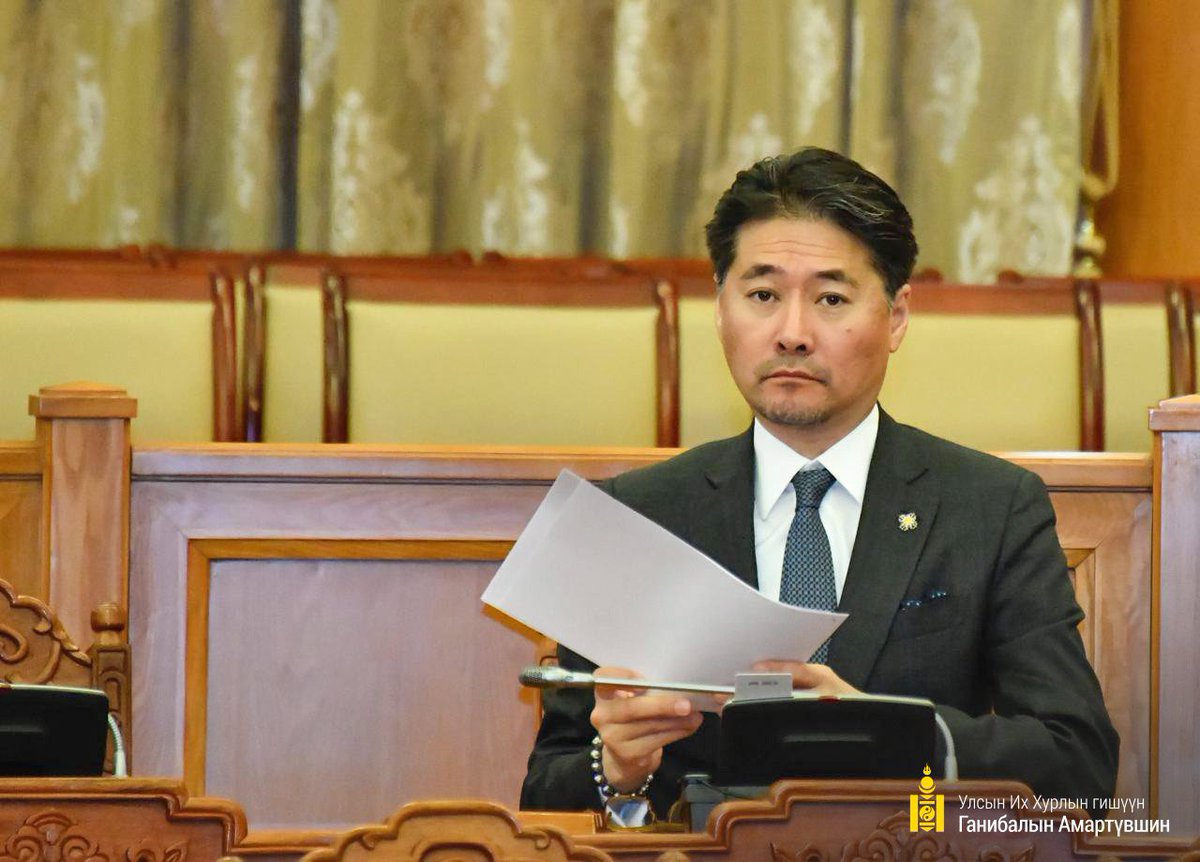 Өнөөдөр Монгол Улсын Их Хурлын 2023 оны намрын ээлжит чуулган эхэллээ. 
Энэ намрын чуулганаар нийт 62 хуулийн төсөл хэлэлцэгдэнэ. УИХ-ын гишүүний хууль санаачлах, боловсруулах үүрэгт ажлын хүрээнд миний бие: 

📌Нийслэл Улаанбаатар хотын авто замын түгжрэлийн нөлөөллийг бууруулах